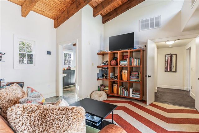 22703 HIGHWAY 71 W, Spicewood, TX 78669