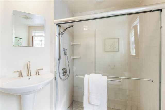 22703 HIGHWAY 71 W, Spicewood, TX 78669