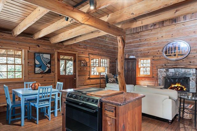 22703 HIGHWAY 71 W, Spicewood, TX 78669