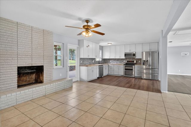 12410 Deeds Court, Azle, TX 76020