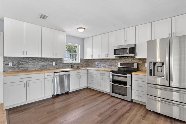 12410 Deeds Court, Azle, TX 76020