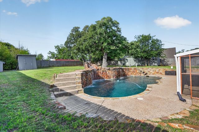 12410 Deeds Court, Azle, TX 76020