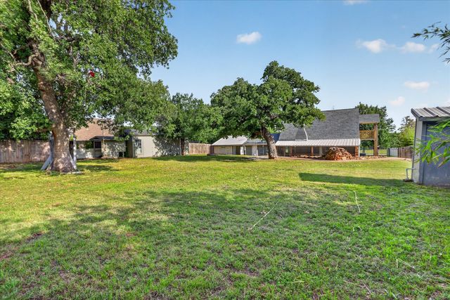 12410 Deeds Court, Azle, TX 76020