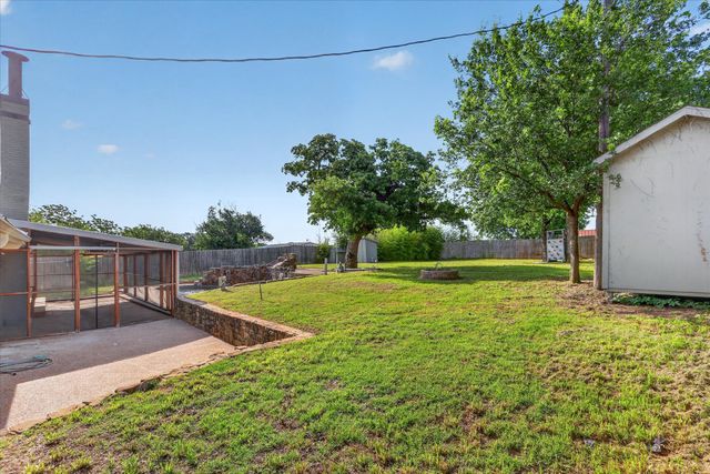 12410 Deeds Court, Azle, TX 76020