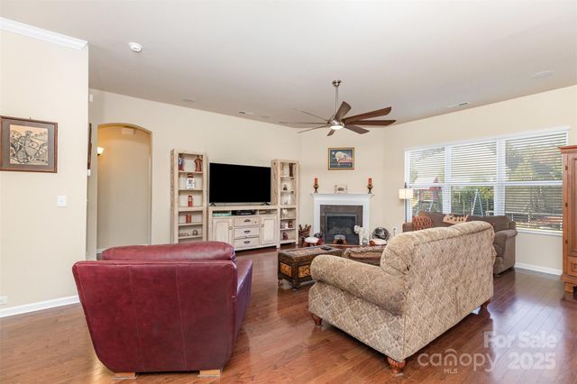 10585 Sweethaven Lane, Harrisburg, NC 28075