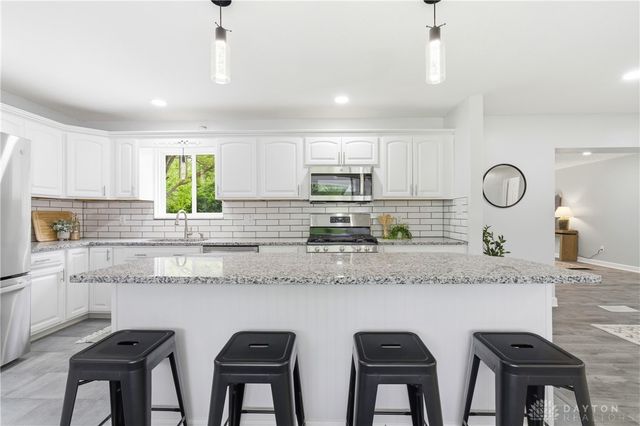 2529 Marinette, Springfield, OH 45503