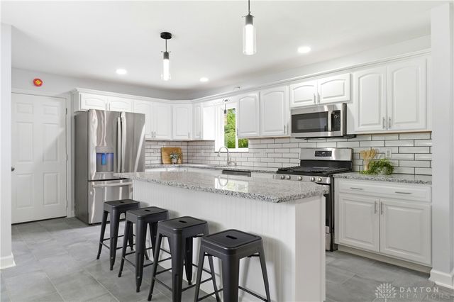 2529 Marinette, Springfield, OH 45503