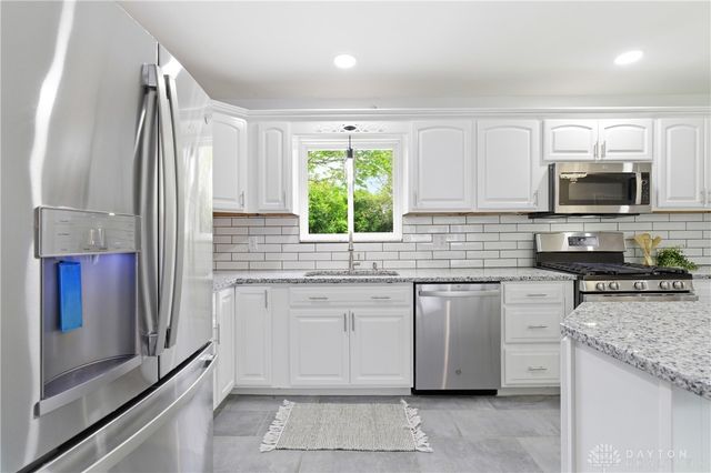 2529 Marinette, Springfield, OH 45503