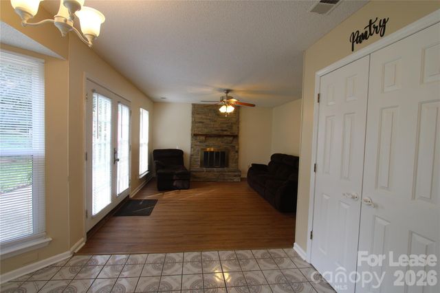 1513 Pine Mountain Road, Charlotte, NC 28214