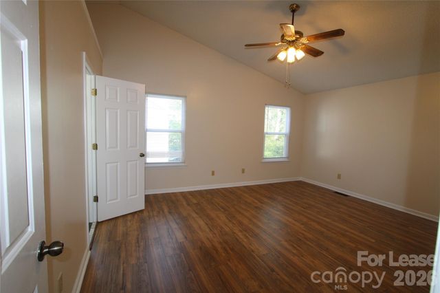 1513 Pine Mountain Road, Charlotte, NC 28214