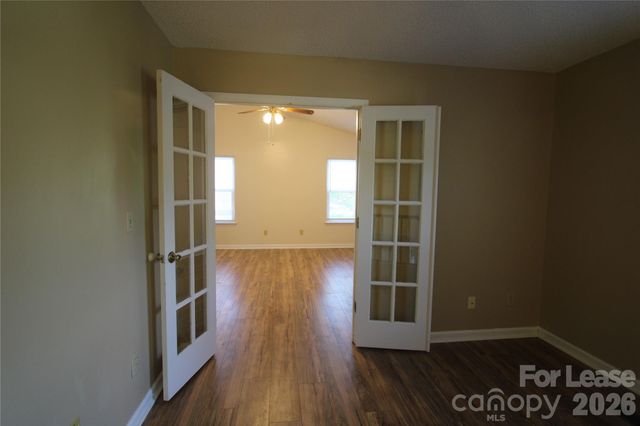 1513 Pine Mountain Road, Charlotte, NC 28214