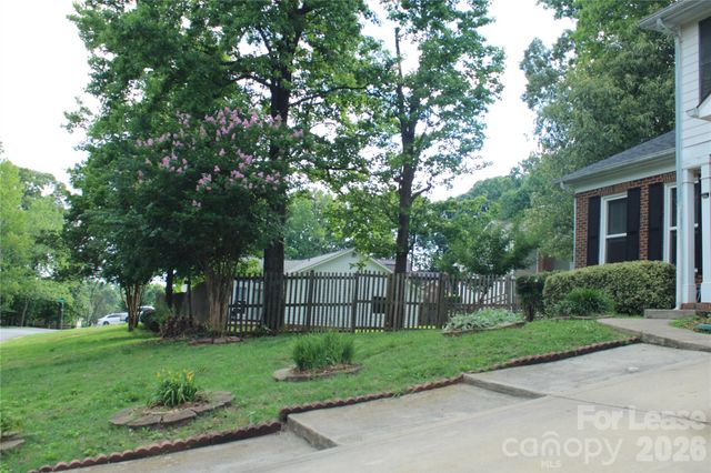 1513 Pine Mountain Road, Charlotte, NC 28214