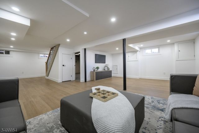 341 Forest Dr, Union Twp., NJ 07083