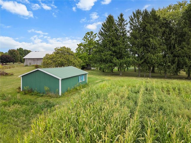 3205 Eastbrook Volant Rd, Hickory Twp, PA 16156