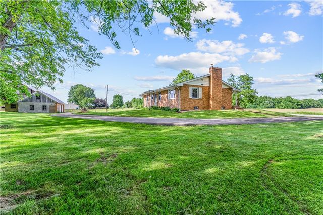 3205 Eastbrook Volant Rd, Hickory Twp, PA 16156