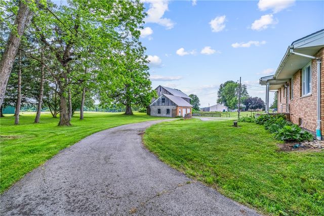 3205 Eastbrook Volant Rd, Hickory Twp, PA 16156