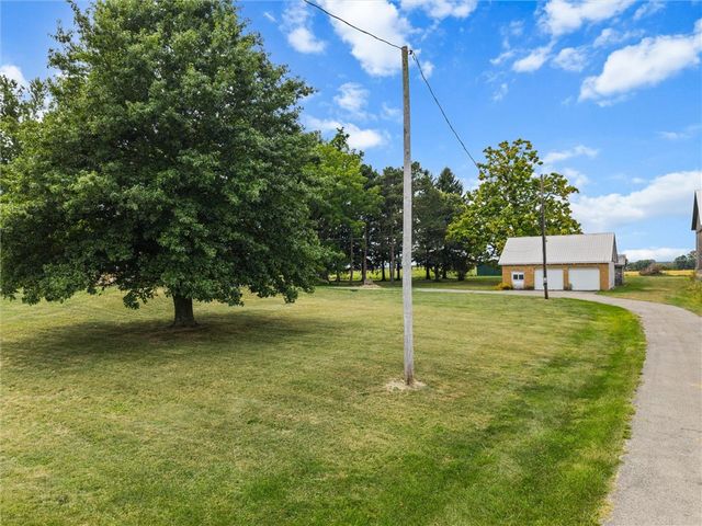 3205 Eastbrook Volant Rd, Hickory Twp, PA 16156