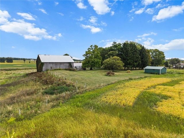 3205 Eastbrook Volant Rd, Hickory Twp, PA 16156