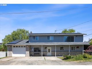 410 W JEFFERSON St, Carlton, OR 97111
