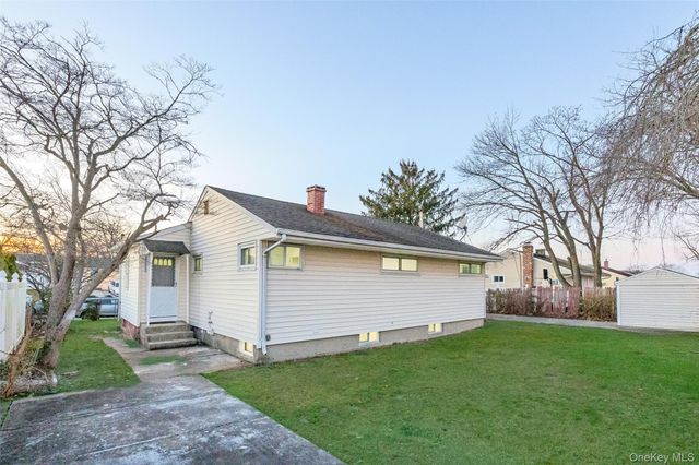 201 Hilltop Drive, Brentwood, NY 11717