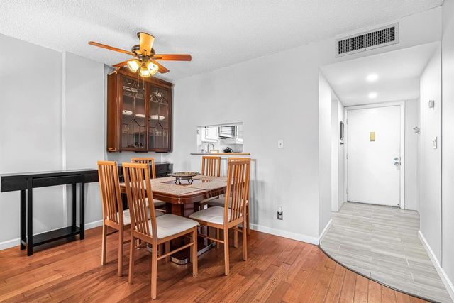 3000 NW 48th Terrace 423, Lauderdale Lakes, FL 33313
