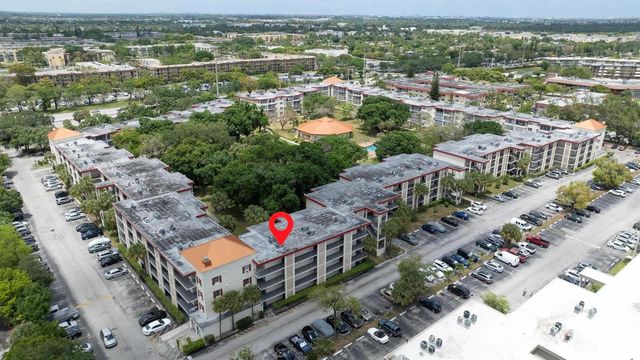 3000 NW 48th Terrace 423, Lauderdale Lakes, FL 33313