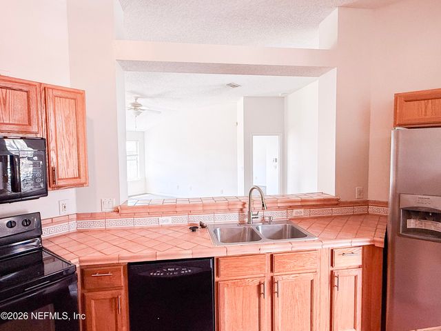 6112 WINDING BRIDGE Drive, Jacksonville, FL 32277