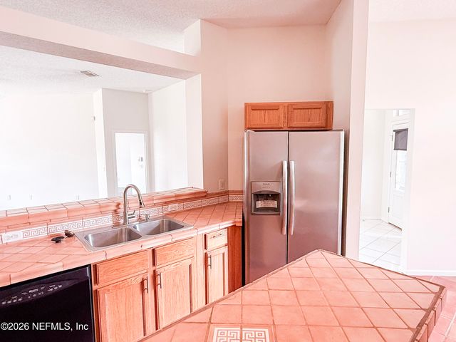 6112 WINDING BRIDGE Drive, Jacksonville, FL 32277