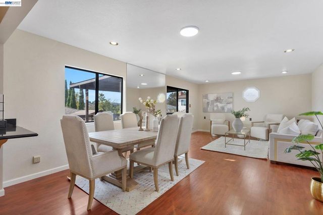5012 Proctor Rd, Castro Valley, CA 94546