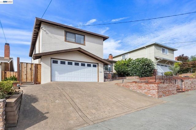5012 Proctor Rd, Castro Valley, CA 94546