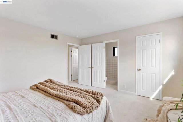 5012 Proctor Rd, Castro Valley, CA 94546