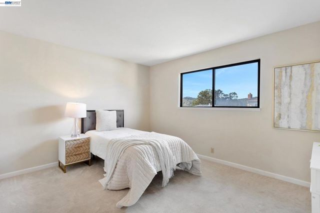 5012 Proctor Rd, Castro Valley, CA 94546