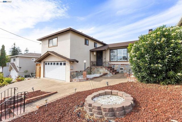 5012 Proctor Rd, Castro Valley, CA 94546