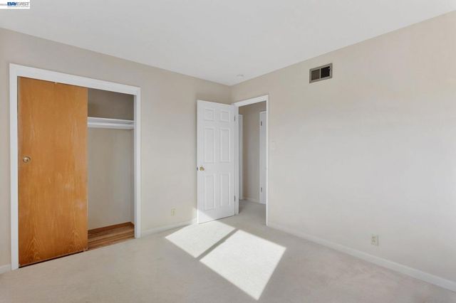 5012 Proctor Rd, Castro Valley, CA 94546