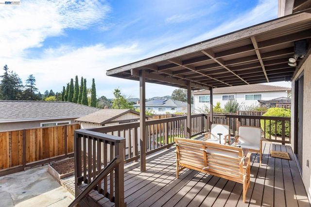 5012 Proctor Rd, Castro Valley, CA 94546