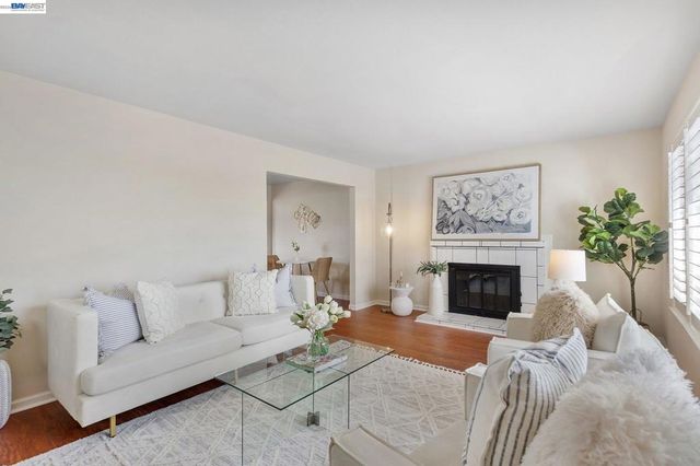 5012 Proctor Rd, Castro Valley, CA 94546