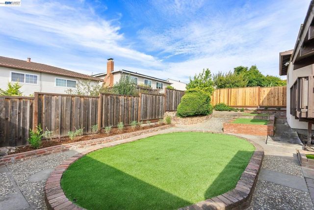 5012 Proctor Rd, Castro Valley, CA 94546