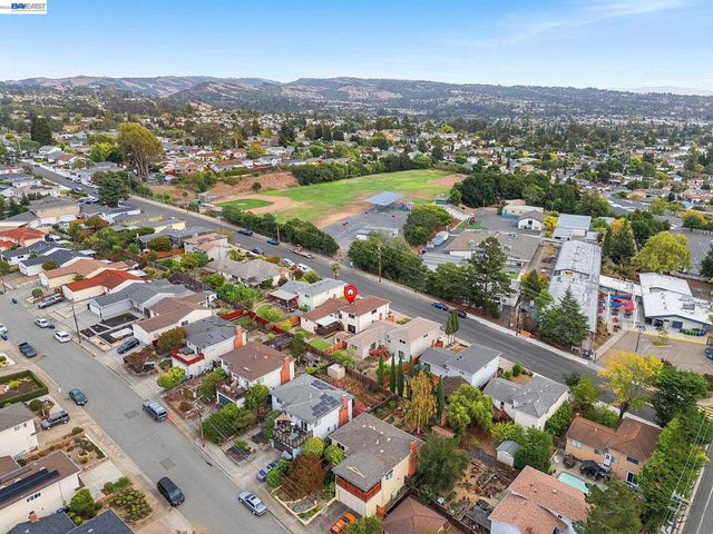 5012 Proctor Rd, Castro Valley, CA 94546