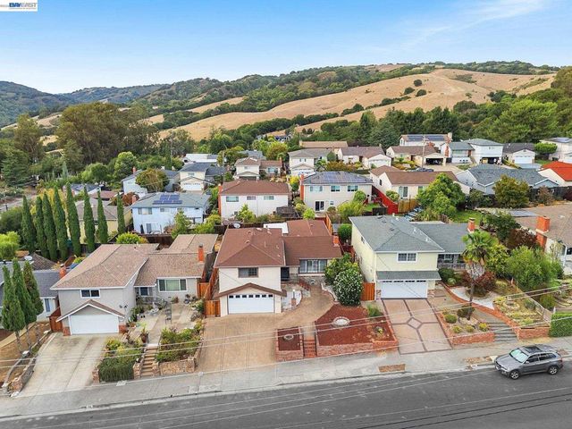 5012 Proctor Rd, Castro Valley, CA 94546
