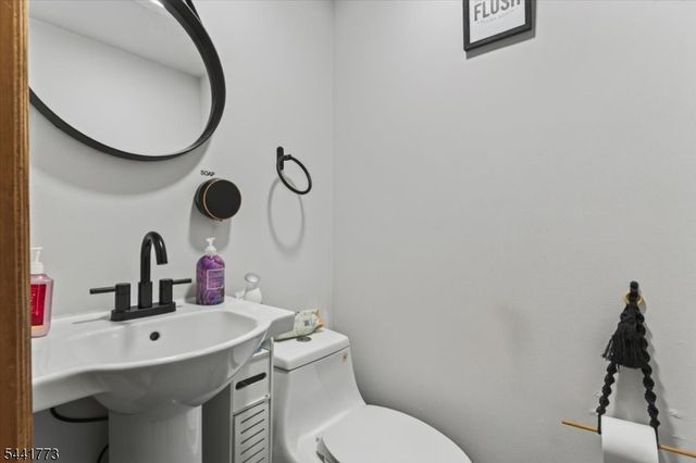 459 Twin Oaks Rd, Union Twp., NJ 07083