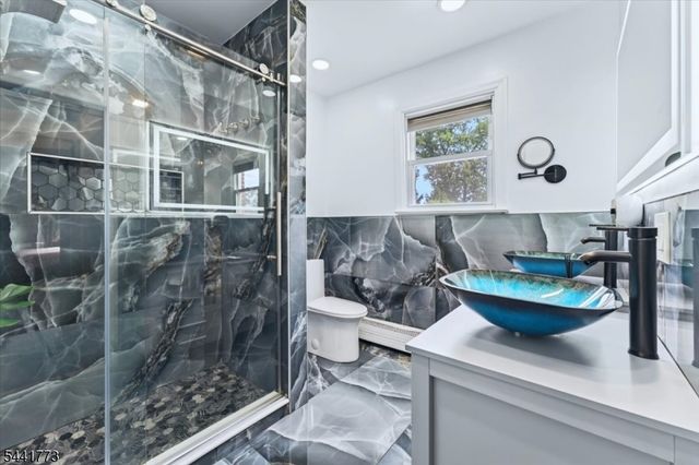 459 Twin Oaks Rd, Union Twp., NJ 07083