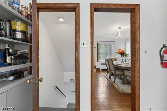 459 Twin Oaks Rd, Union Twp., NJ 07083