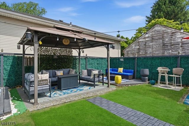 459 Twin Oaks Rd, Union Twp., NJ 07083