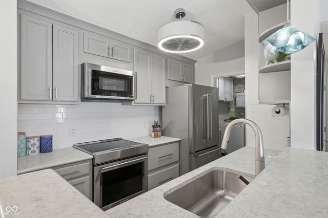 947 Wickham Court 208, Carmel, IN 46032