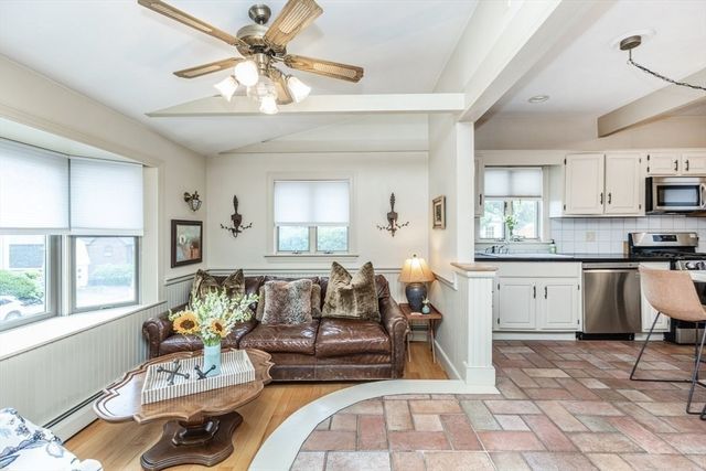 24 Pond Street 1, Marblehead, MA 01945