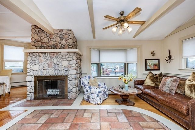 24 Pond Street 1, Marblehead, MA 01945