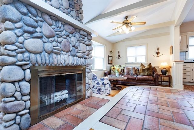 24 Pond Street 1, Marblehead, MA 01945