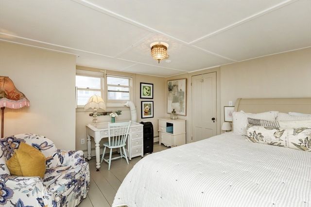 24 Pond Street 1, Marblehead, MA 01945
