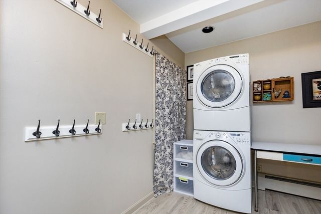 24 Pond Street 1, Marblehead, MA 01945