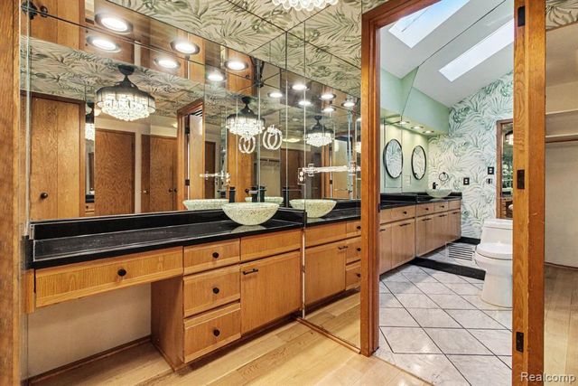 2501 Doleman Drive, West Bloomfield, MI 48324